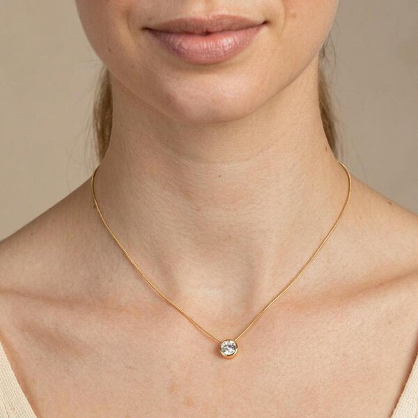Cachet London Solitaire Gold Pendant