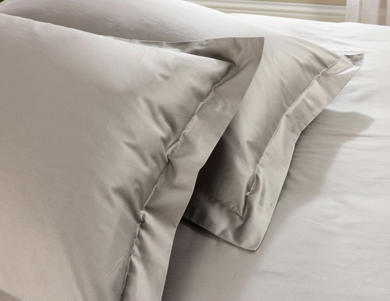 Hotel Pure Luxury 4 Star Oxford Pillowcase - Pair