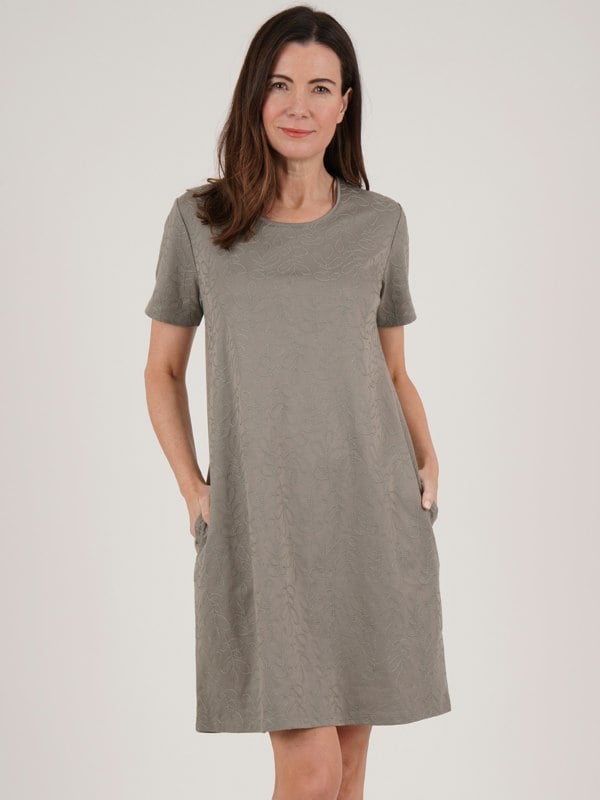 TIGI-Wear Mod-eco Leaf Embroidered Dress