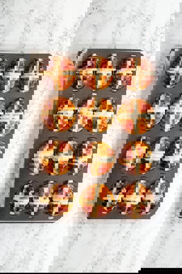 MasterClass Smart Stack Non-Stick Twelve Hole Muffin Tin