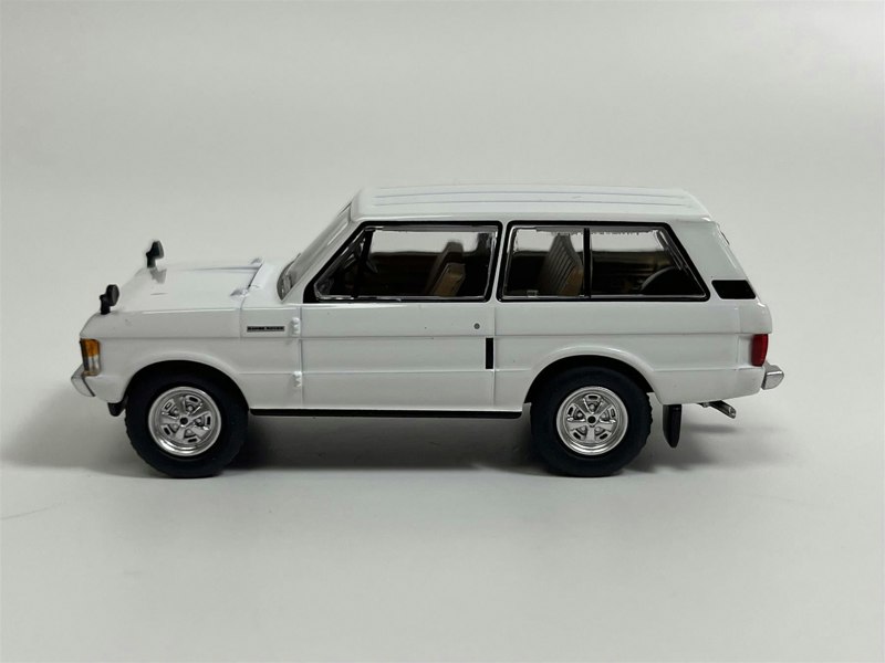 Mini GT Range Rover Davos White RHD 1:64 Scale Mini GT MGT00658R