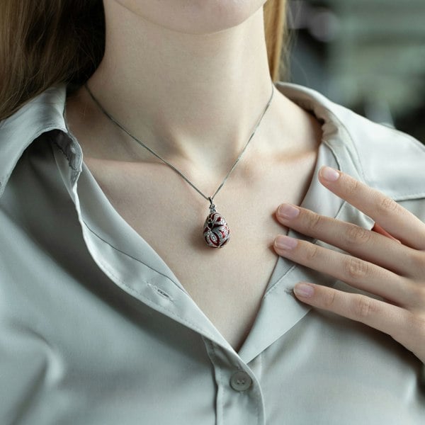 Gemondo Art Nouveau Style Pear Garnet Egg Style Pendant in 925 Sterling Silver