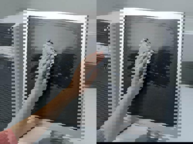 Durable SCREENCLEAN Streak-Free Biodegradable Screen Cleaning Wipes | Tub of 100