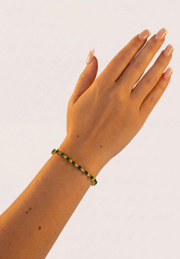 Latelita Asscher Cut Heart Tennis Bracelet Emerald Gold