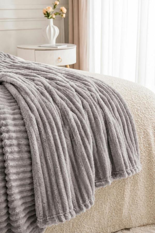 Dyzi Large Supersoft Ribbed Jacquard Fleece Throw Blanket 200 x 240cm