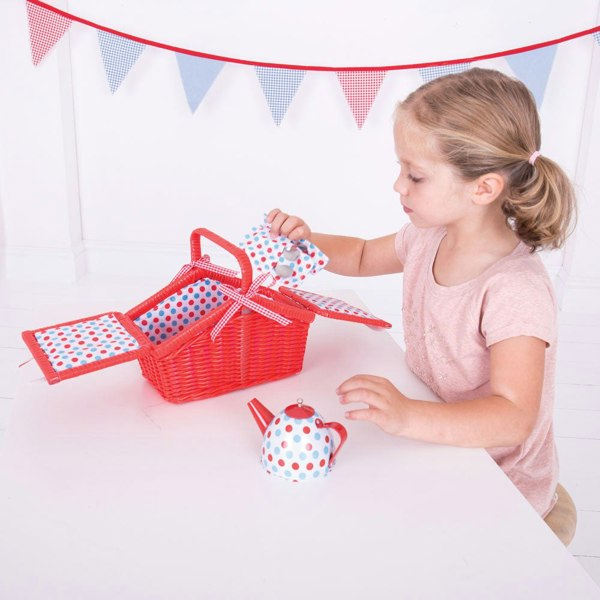 Bigjigs Toys Red Wicker Basket And Tea Set