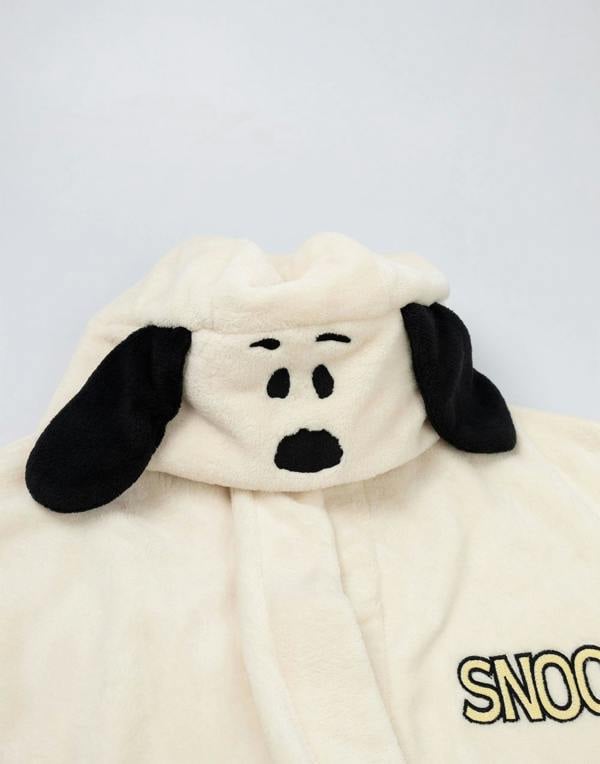 Peanuts Womens White Snoopy Hooded Bathrobe