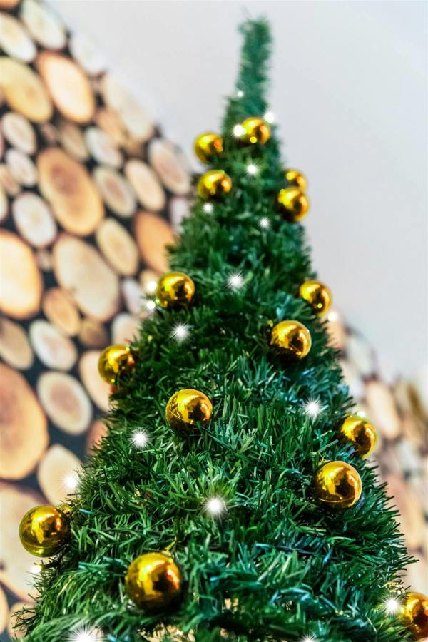 4ft, 5ft and 6ft Pre-Lit Pop-Up Christmas Tree with Warm White LEDs and Gold Baubles image 9
