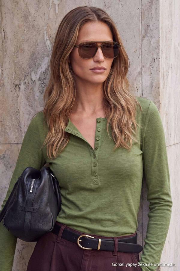 WOVCOR Crew Neck Long Sleeve Button Front Fitted Knit Blouse