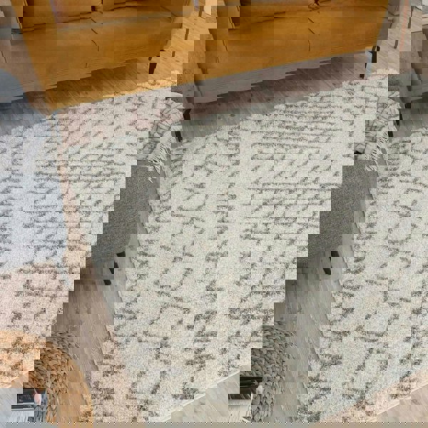 Moroccan Grey Ivory colours rug non-shedding, pet-friendly, and easy to clean