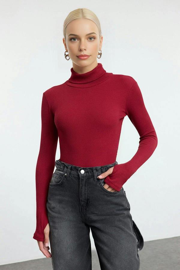 WOVCOR Fitted Turtleneck Knit Blouse with Finger Detail