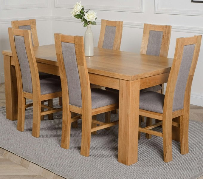 That's Furniture Dakota Large Oak Dining Table with Stanford Oak Chairs