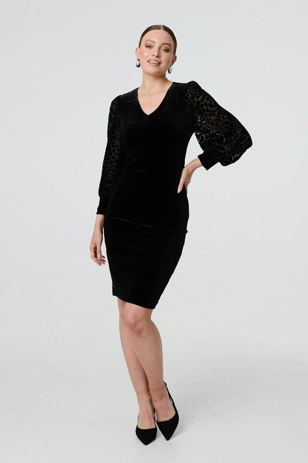 Black | Velvet Long Sleeve Shift Dress