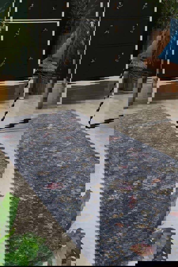 Traditional Floral Vintage Rug – Grey, Blue & Beige Elegance