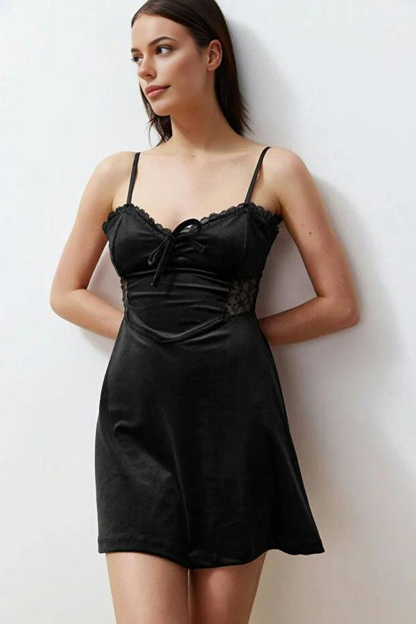 WOVCOR Soft-Feeling Lace-Trimmed Strappy Velvet Knit Nightdress