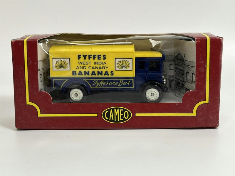 MCSlots The Village Collection Fyffes Bananas Cameo From Corgi VCC05D S6