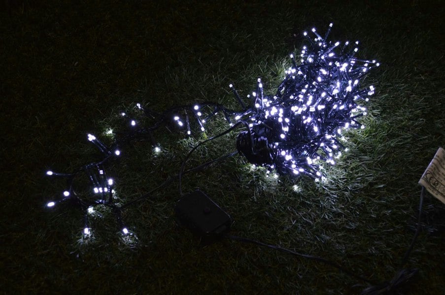 Samuel Alexander 960 LED 12.4m Premier Clusterbrights Indoor Outdoor Multifunction Mains Operated Christmas Cluster Lights with Timer in Cool White