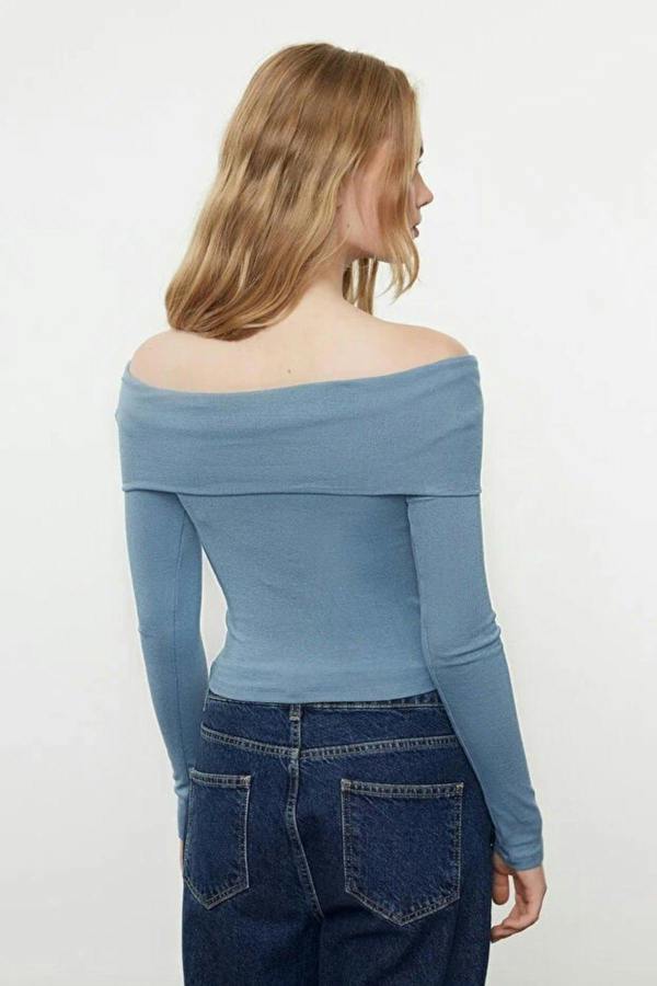 WOVCOR Carmen Collar Crop Knit Blouse