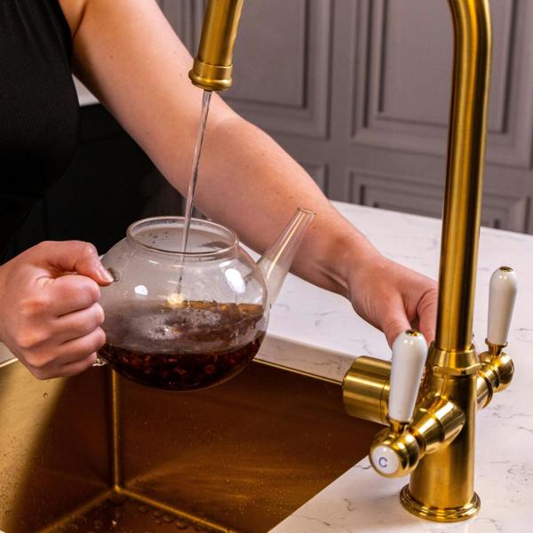 Flode korsa | Traditional Cruciform Style 3 in 1 Instant Boiling Tap | White Ceramic Levers | Brushed Gold Finish