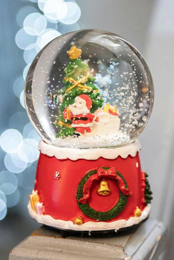 15cm Musical Christmas Snow Globe with Santa Tree Scene and Resin Base Festive Decoration image 6