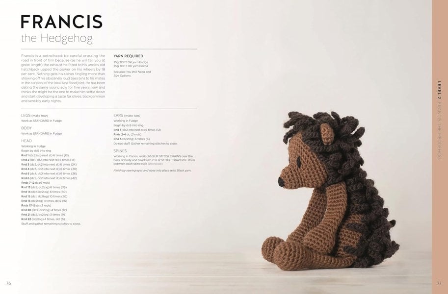 Edward's Menagerie New Edition: Over 50 easy-to-make soft toy animal crochet patterns (Paperback Book)