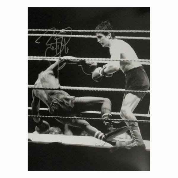 Barry McGuigan signed 16x12 photo — Premium framing