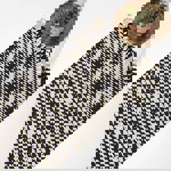 HOMESCAPES Dinan Black & White Kilim Cotton Rug