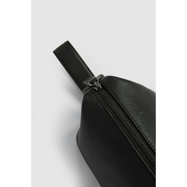 Antique Rogue Leather Washbag with Handle