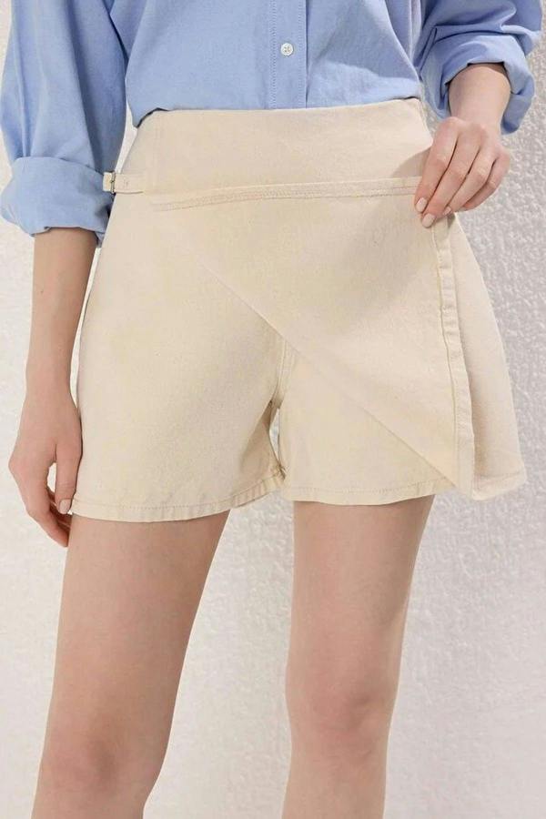 WOVCOR High-Waisted Denim Short Skirt with Accessory Details