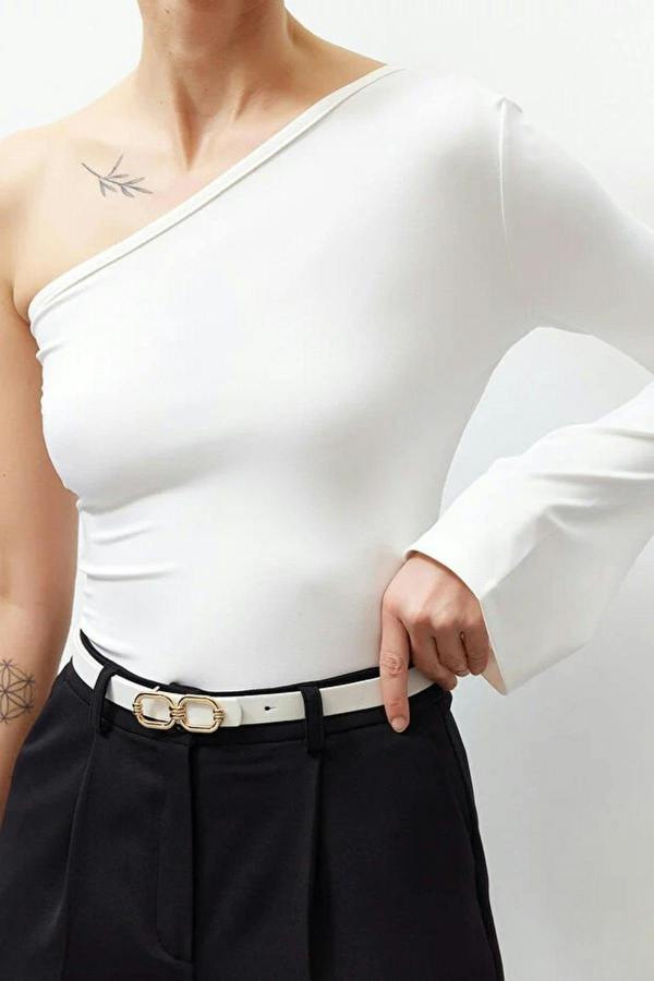 WOVCOR Thin Faux Leather Belt with Gold Buckle Detail
