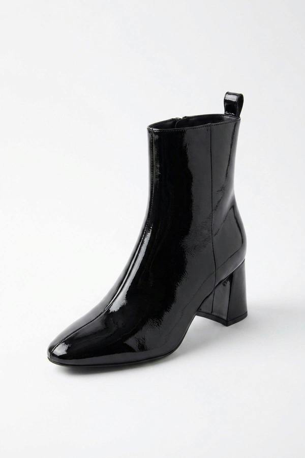 Genevieve Black Patent Pointed Toe Boots - Black