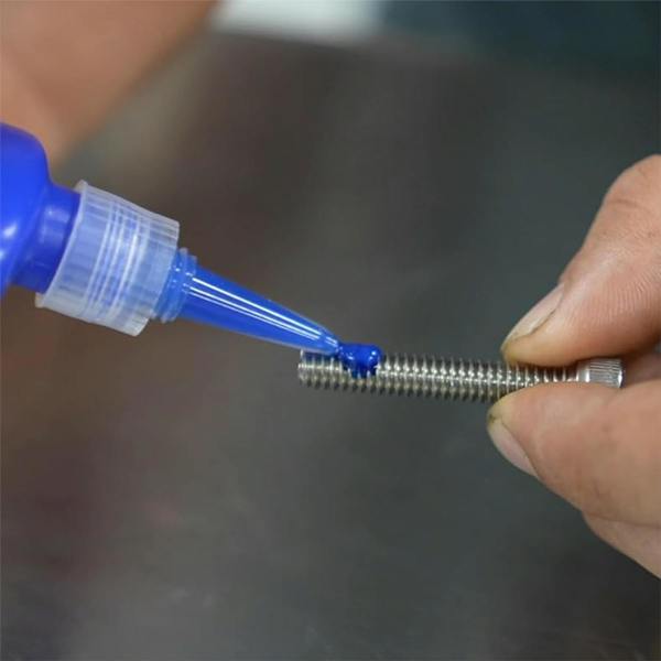 Permatex Threadlock Medium Fast Acting Thread Lock Sealant