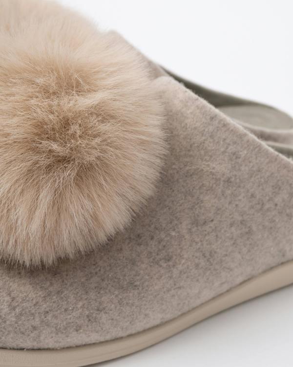 Close up of the FitFlop IQ-Snug Womens Felt Pom Pom Slipper - Hazy Taupe E40