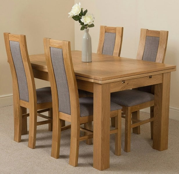 That's Furniture Richmond Medium Oak Extendable Dining Table with Stanford Oak Chairs