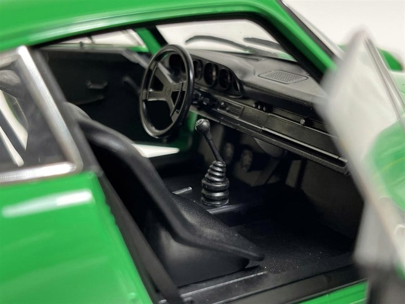 Welly 1973 Porsche 911 Carrera RS Green 1:18 Scale Welly 18044gn