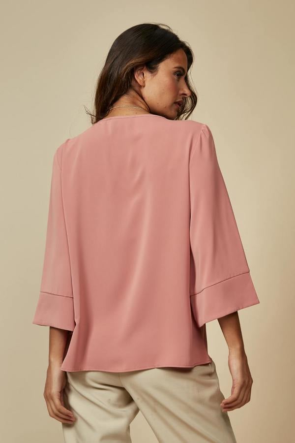 Hoxton Gal Layered Top With 3/4 Sleeves in Pink with Necklace