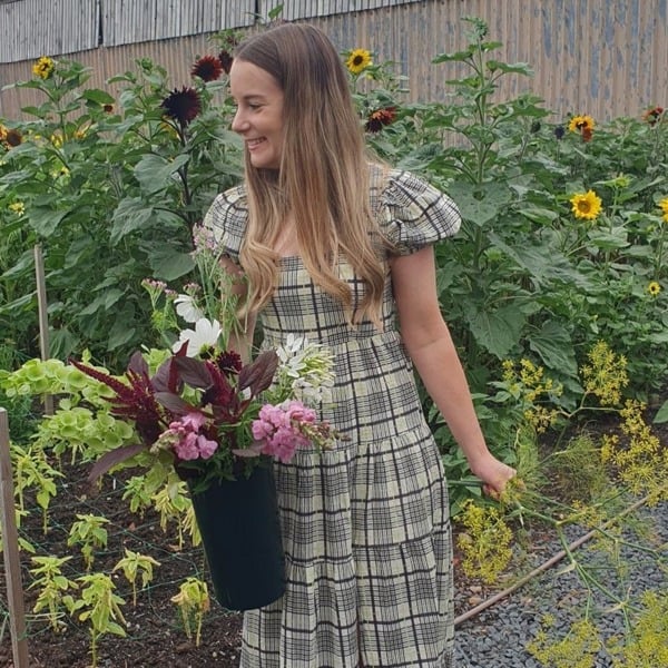 Virgin Experience Days Snip your Own Bouquet from the Flower Farm with Prosecco for Two