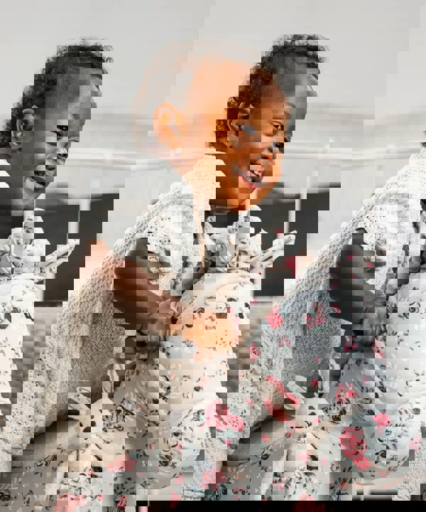 floral horse lily & rose in little girl nursery 