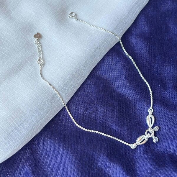 The Colourful Aura 925 Silver Cowrie shell Indian Payal Anklet