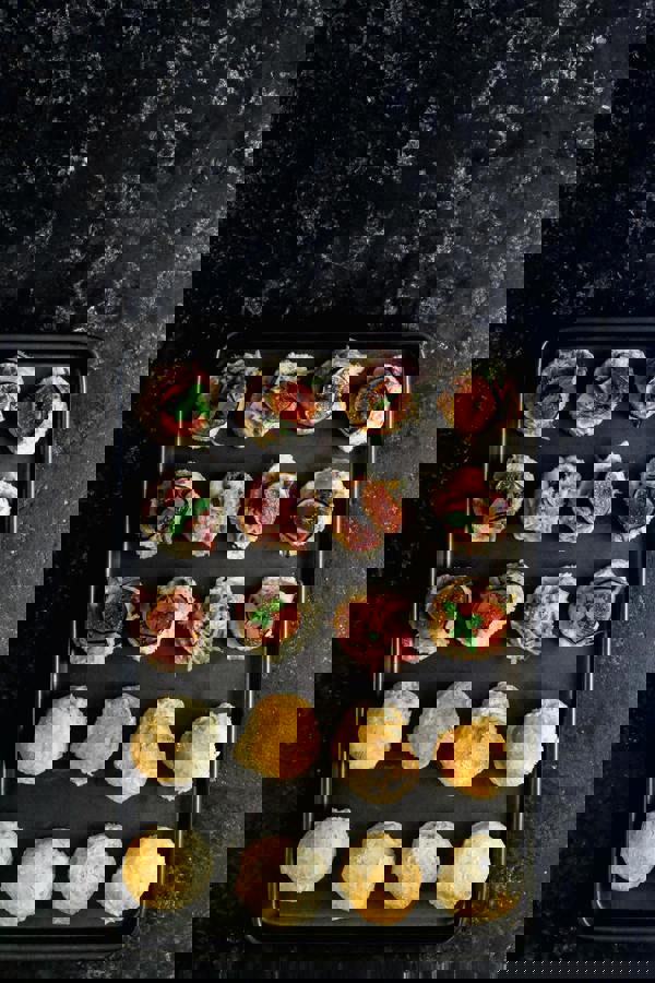 MasterClass 6pc Non-Stick Bakeware Set with 2x Baking Trays, Loaf Tin and Yorkshire Pudding Pan and 2x Roasting Pans