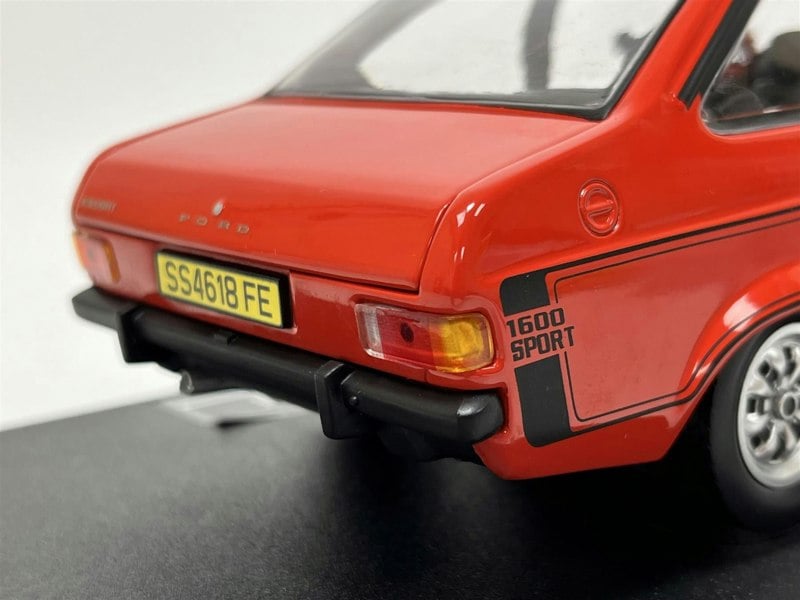 1975 ford escort mkii 1600 sport red 1:18 scale sun star 4618