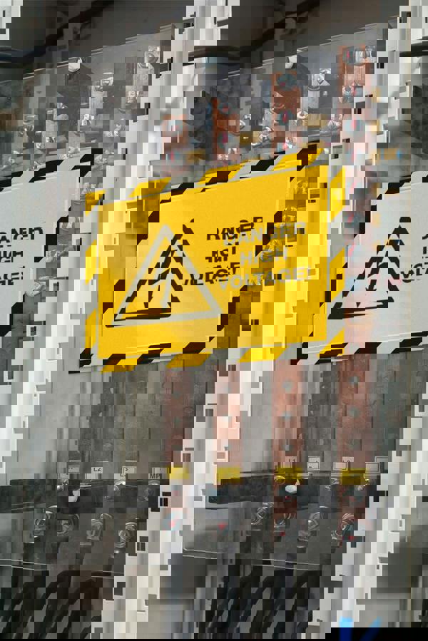 Durable DURAFRAME Adhesive Magnetic Hazard Frame | 2 Pack | A4 Black & Yellow