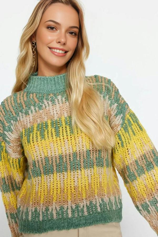 WOVCOR Soft-Textured Ethnic Pattern Thick Cropped Knit Sweater