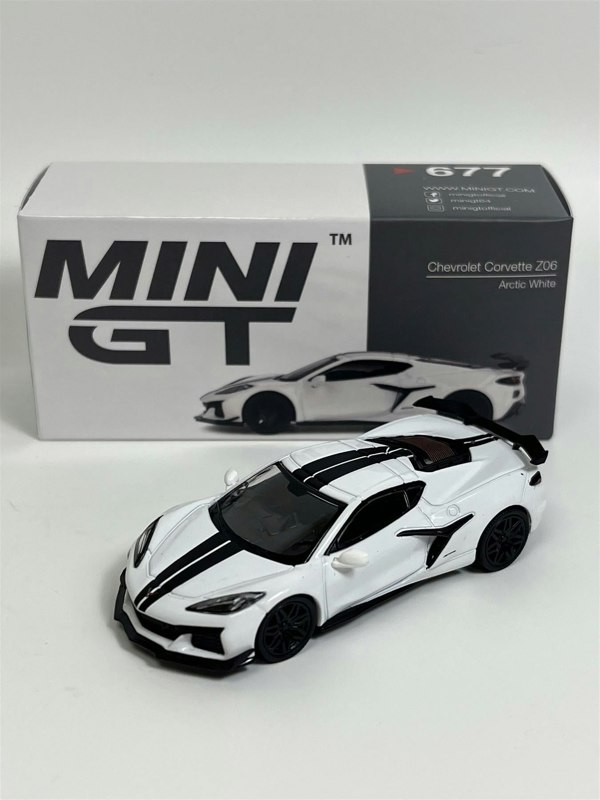 Mini GT Chevrolet Corvette Z06 2023 Arctic White LHD 1:64 Scale Mini GT MGT00677L