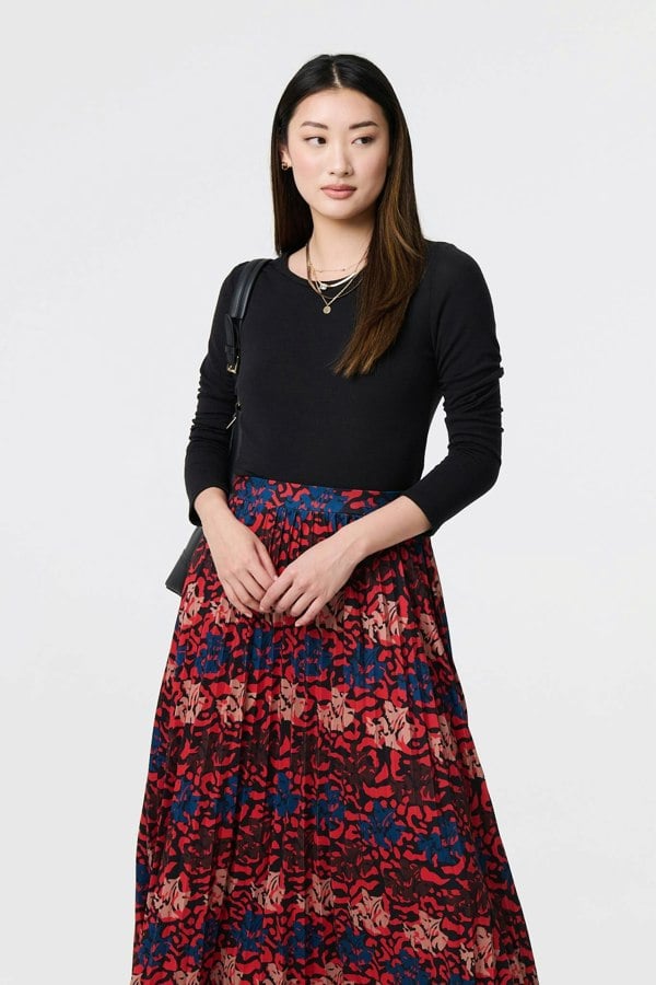 Red | Printed Box Pleat Hanky Hem Midi Skirt
