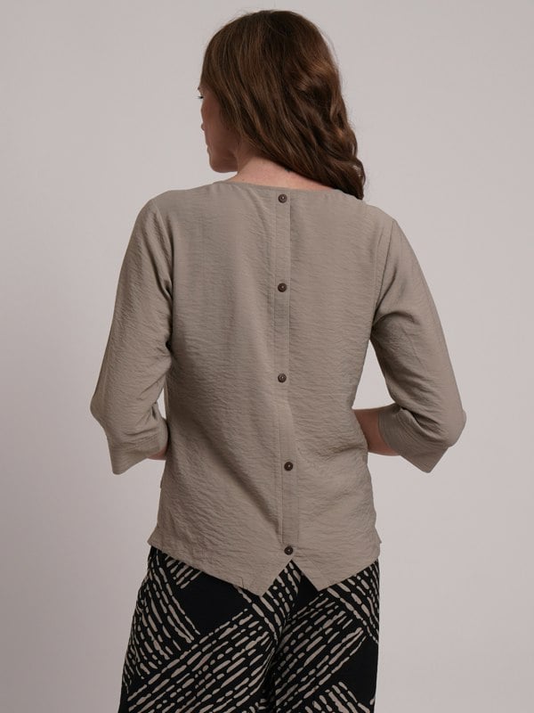 VIZ-A-VIZ Button Back Detail Top