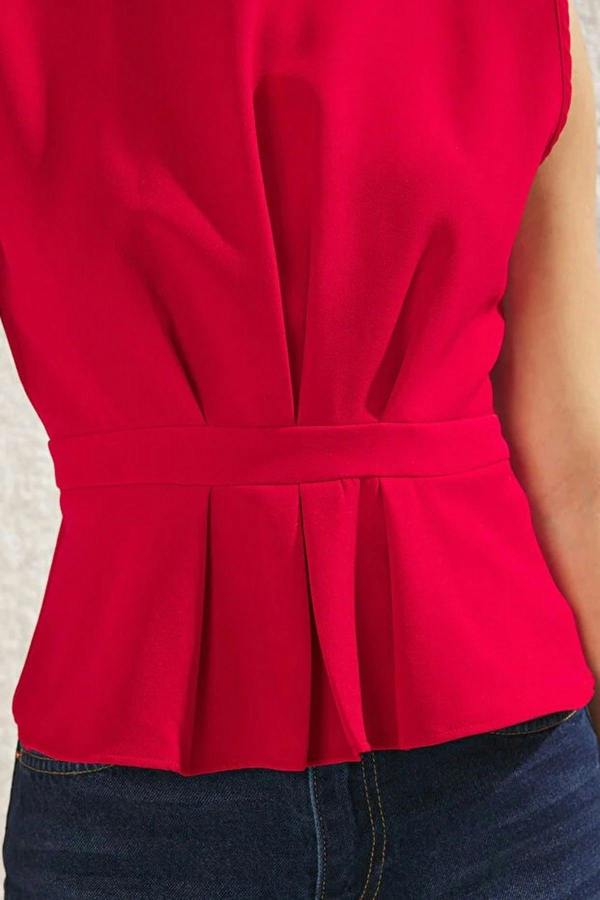 WOVCOR Woven Crew Neck Sleeveless Blouse
