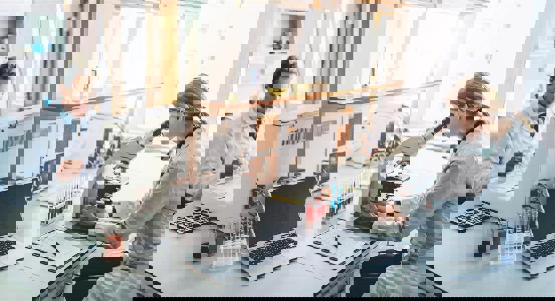 Durable Anti-glare Magnetic Privacy Filter with Blue Light Filter | 15.6"