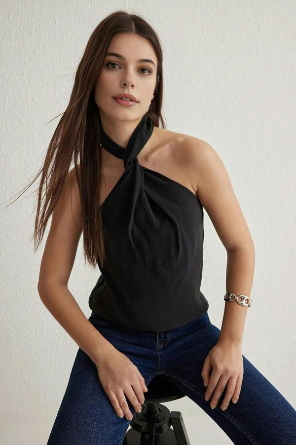 WOVCOR Halter Neck Knotted Woven Blouse