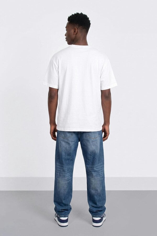 London Attitude Worldwide Eagle Oversized Heavyweight Graphic T-Shirt in White
